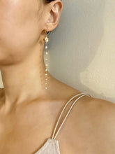 Load image into Gallery viewer, Blooming Sakura Drop Earrings