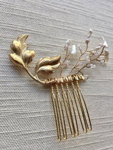 Load image into Gallery viewer, Keshi Pearl Bouquet Mini Hair Comb