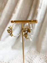Load image into Gallery viewer, Nadeshiko Bouquet Teardrop Half Hoops