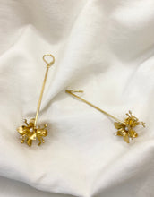 Load image into Gallery viewer, Iris Bouquet Bar Drop Earrings