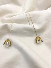 Load image into Gallery viewer, Rose Bud Dropped Earrings