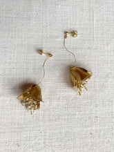 Load image into Gallery viewer, Rose stem with rain drops earrings (short)