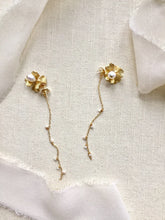 Load image into Gallery viewer, Nadeshiko Chain Drop Two-ways Earrings