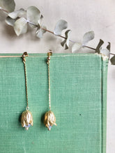 Load image into Gallery viewer, Tulip dangle earrings
