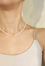 Load image into Gallery viewer, The Pearl Necklace
