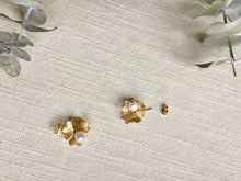 Load image into Gallery viewer, Nadeshiko Chain Drop Two-ways Earrings
